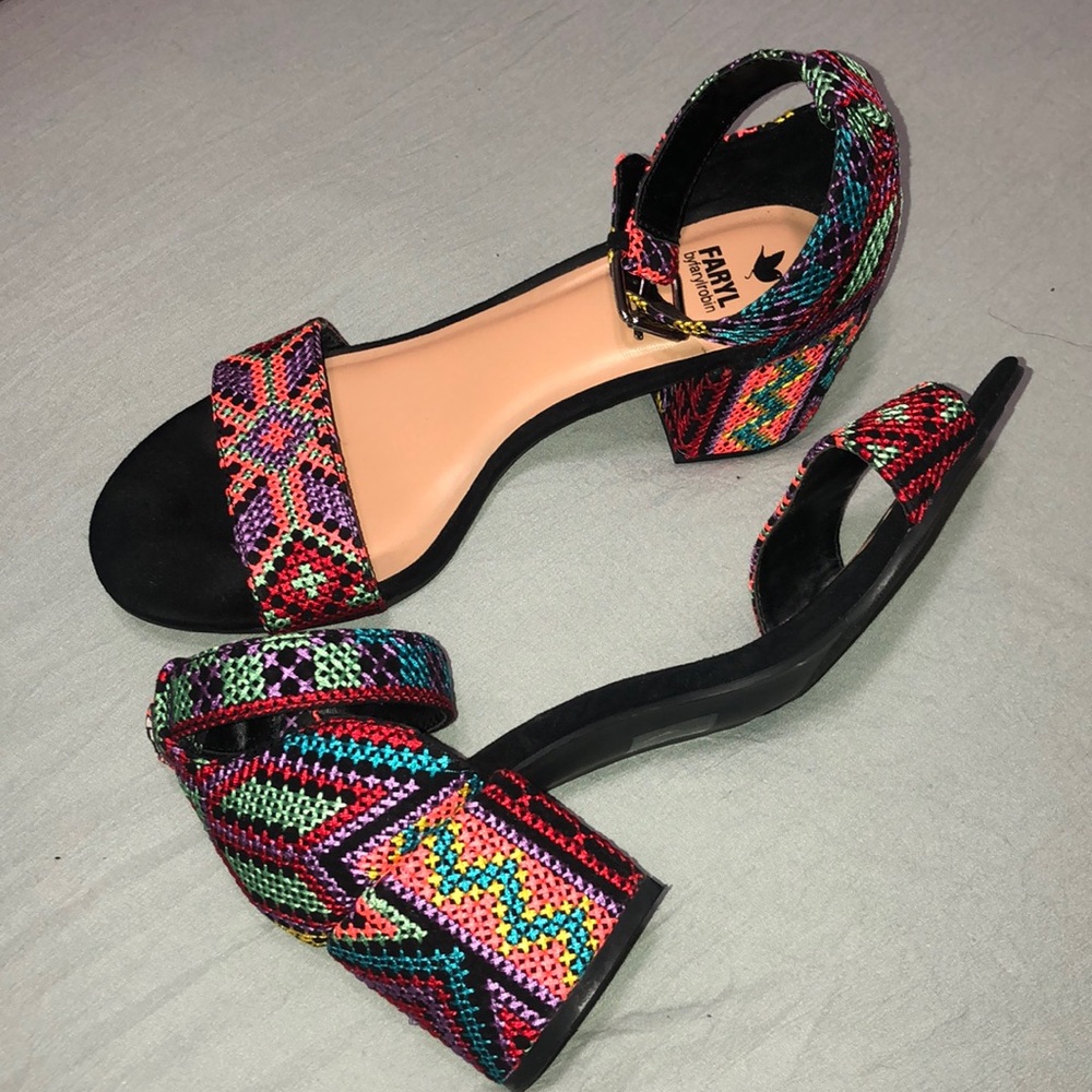 Anthropologie Faryl Robin Dune Embroidered Heel